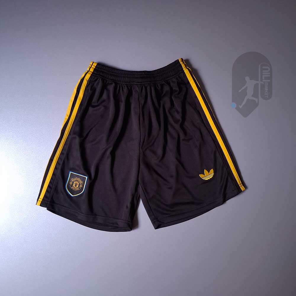 لباس سوم منچستریونایتد ( ورژن هوادار -  فصل 2025/2026) به همراه شورت ورزشی