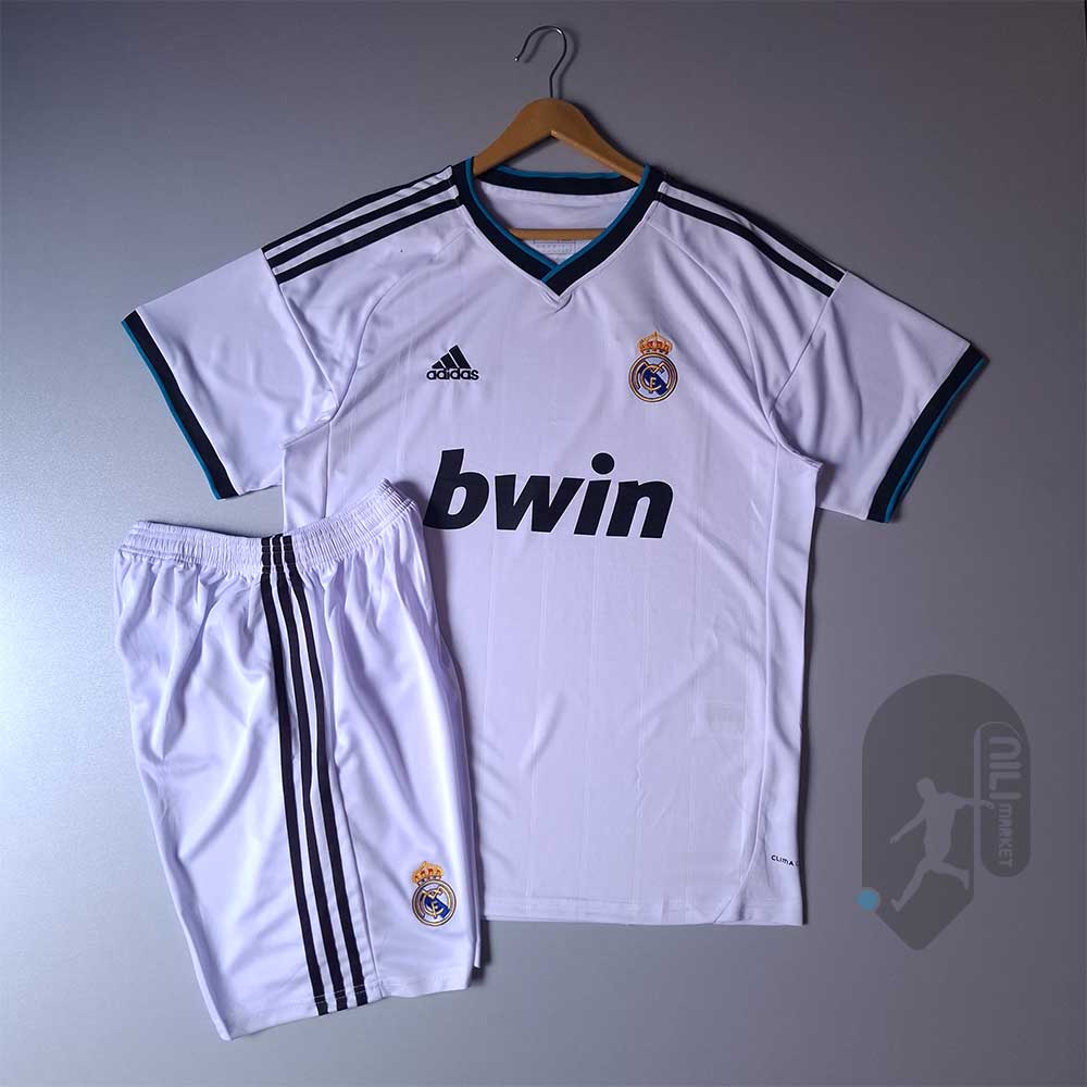 لباس کلاسیک رئال مادرید (ورژن هوادار - فصل 2012/13) به همراه شورت ورزشی