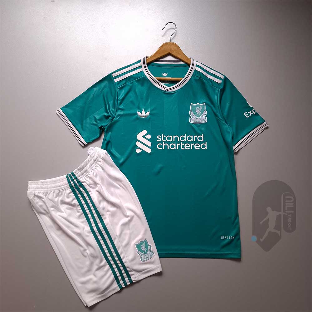 لباس سوم لیورپول ( ورژن هوادار -  فصل 2025/2026) به همراه شورت وزرشی