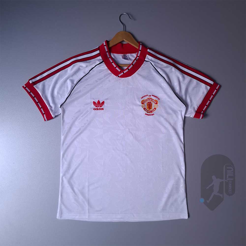 لباس دوم کلاسیک منچستریونایتد - سال 1991 