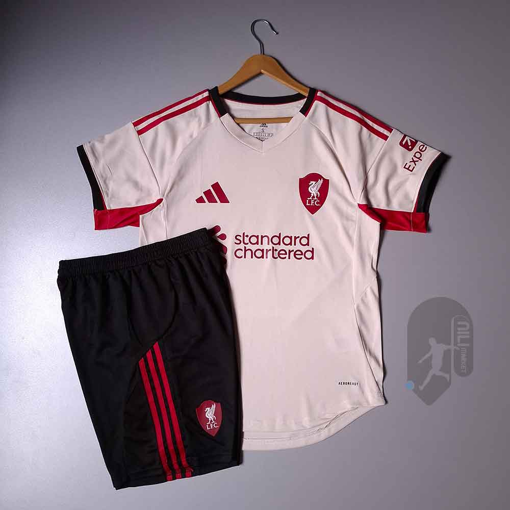 لباس دوم لیورپول ( ورژن پلیر -  فصل 2025/2026) به همراه شورت وزرشی