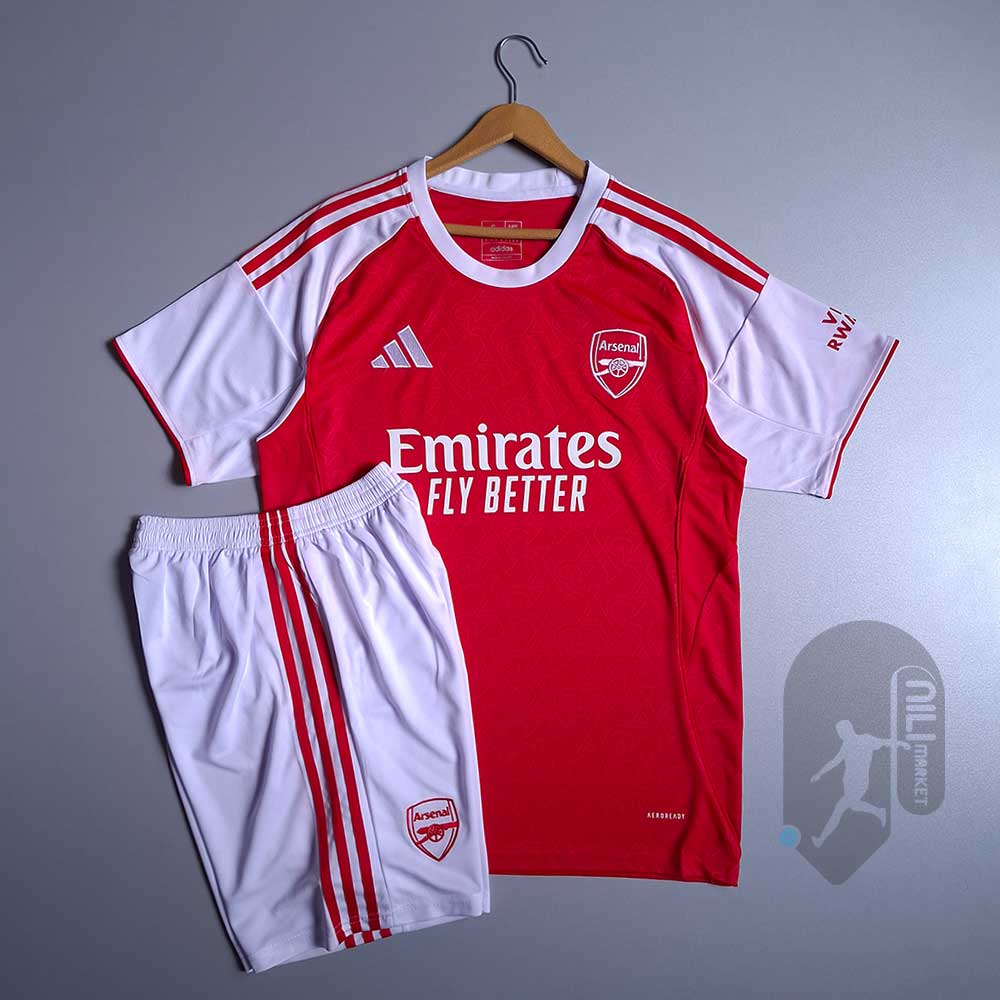 لباس اول آرسنال ( ورژن هوادار - فصل 2025/2026) به همراه شورت ورزشی