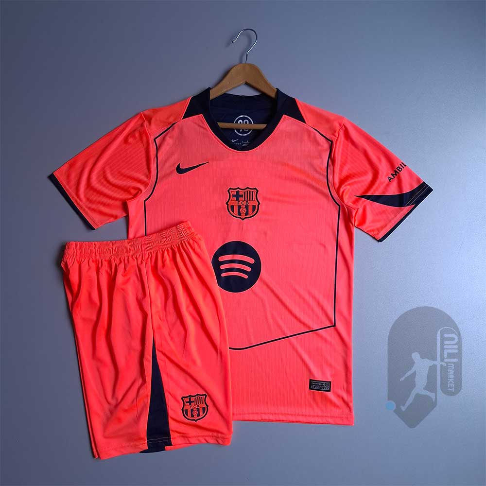 لباس سوم بارسلونا ( ورژن هوادار -  فصل 2025/2026) به همراه شورت ورزشی