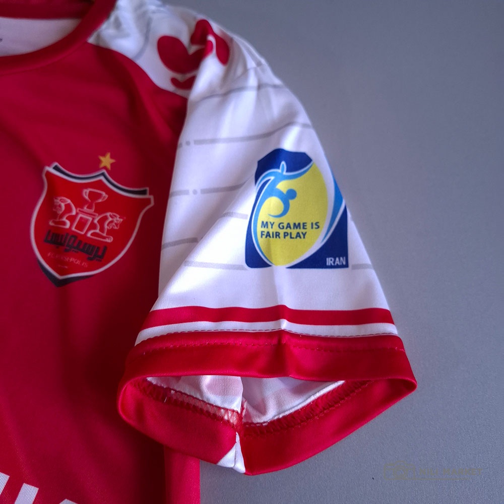 لباس اول جدید پرسپولیس 1405 به همراه شورت ورزشی