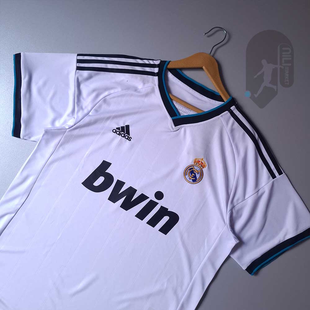 لباس کلاسیک رئال مادرید (ورژن هوادار - فصل 2012/13) به همراه شورت ورزشی