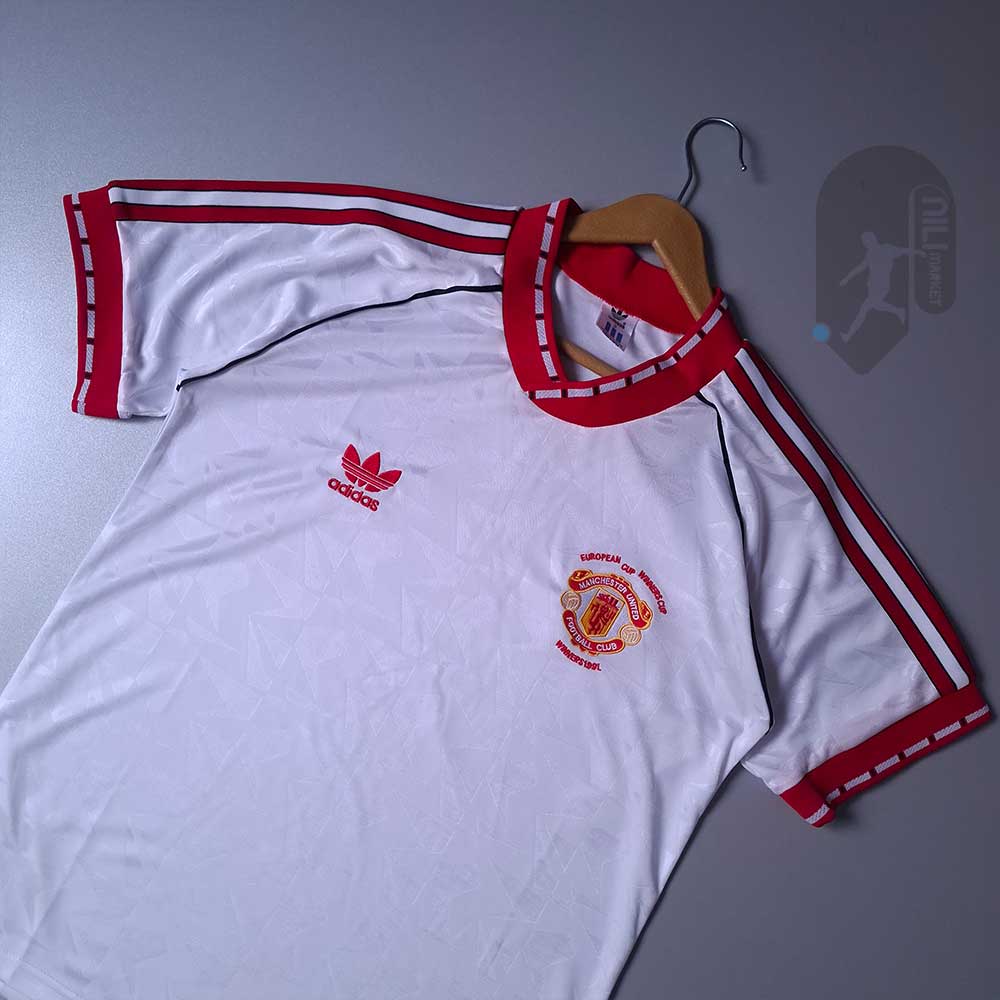 لباس دوم کلاسیک منچستریونایتد - سال 1991 