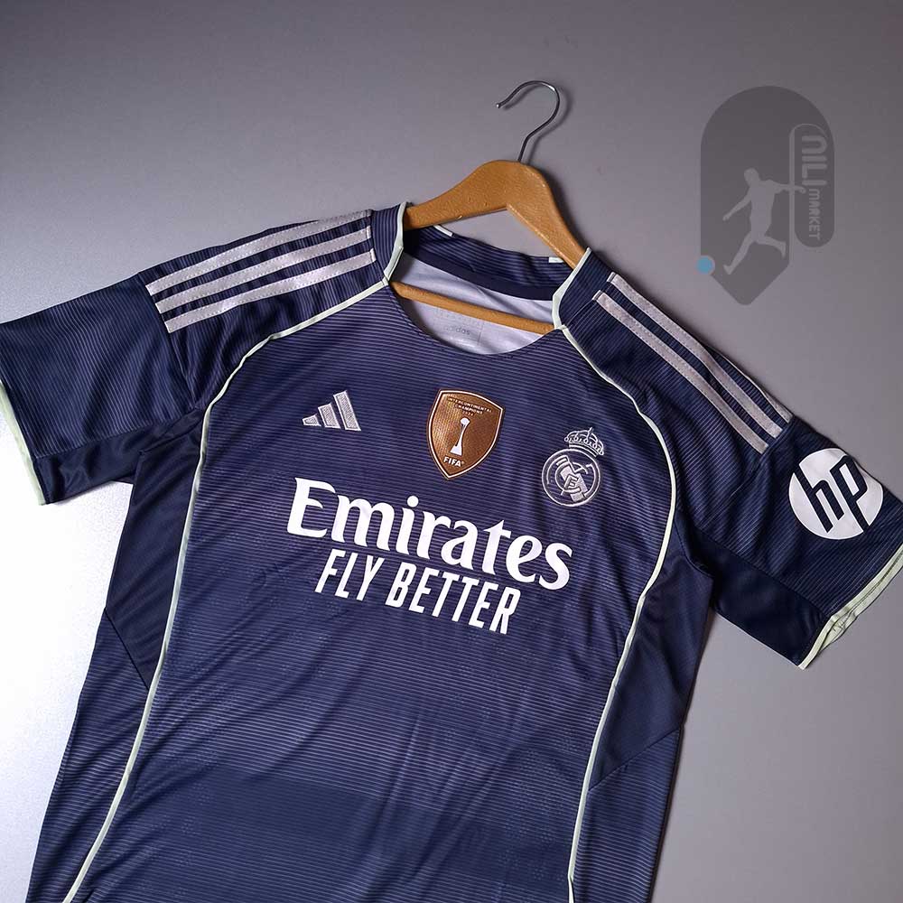 لباس دوم رئال مادرید ( ورژن هوادار - فصل 2025/2026) به همراه شورت ورزشی