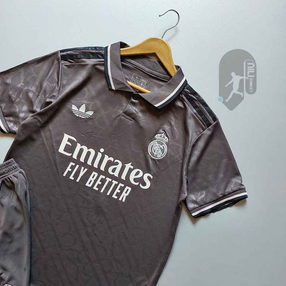 لباس سوم رئال مادرید ( ورژن هوادار - فصل 24/25) به همراه شورت ورزشی