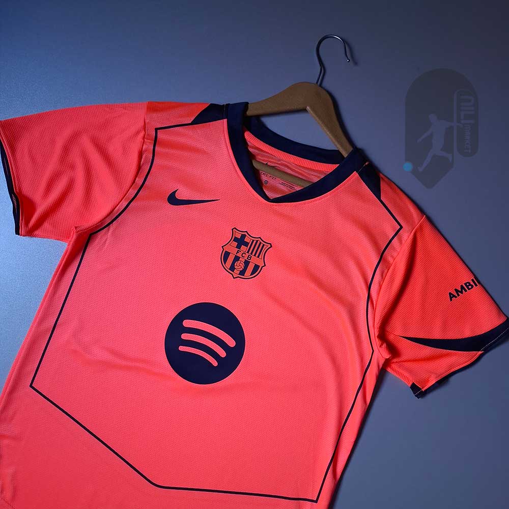 لباس سوم بارسلونا ( ورژن پلیر -  فصل 2025/2026) همراه با شورت ورزشی