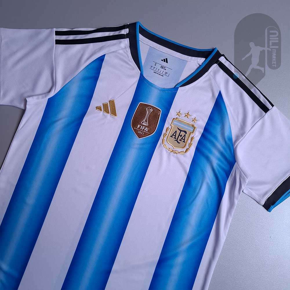 لباس اول آرژانتین (ورژن هوادار  -  سال 2026) به همراه شورت ورزشی