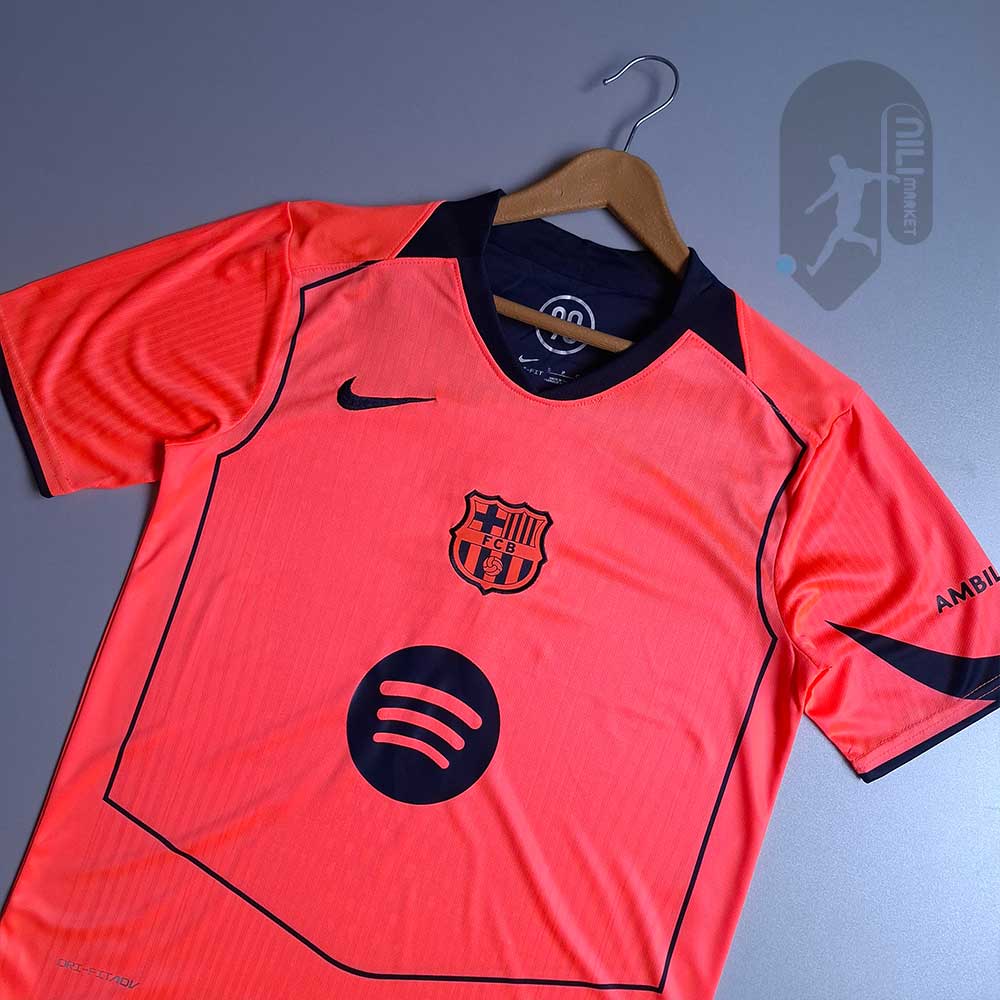 لباس سوم بارسلونا ( ورژن هوادار -  فصل 2025/2026) به همراه شورت ورزشی