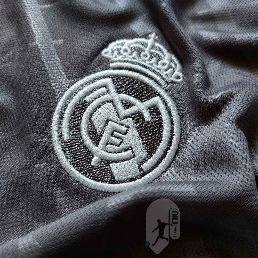 لباس سوم رئال مادرید ( ورژن هوادار - فصل 24/25) به همراه شورت ورزشی