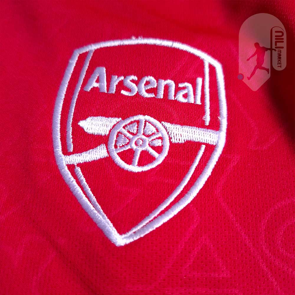 لباس اول آرسنال ( ورژن هوادار - فصل 2025/2026) به همراه شورت ورزشی