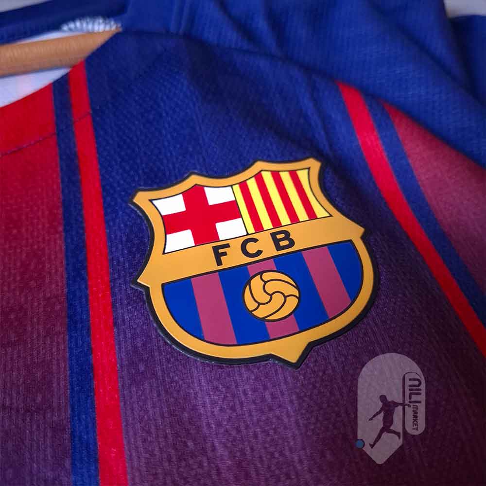 لباس اول بارسلونا ( ورژن پلیر -  فصل 2025/2026) به همراه شورت ورزشی
