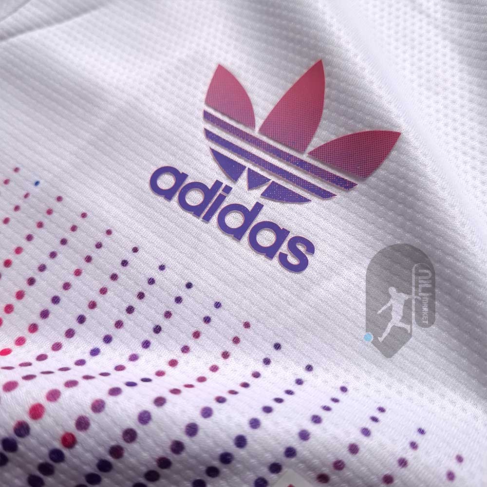 لباس کانسپت بایرن ( ورژن پلیر ) به همراه شورت ورزشی