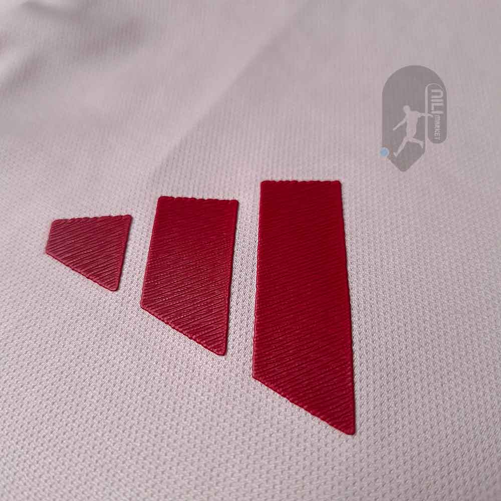 لباس دوم لیورپول ( ورژن پلیر -  فصل 2025/2026) به همراه شورت وزرشی