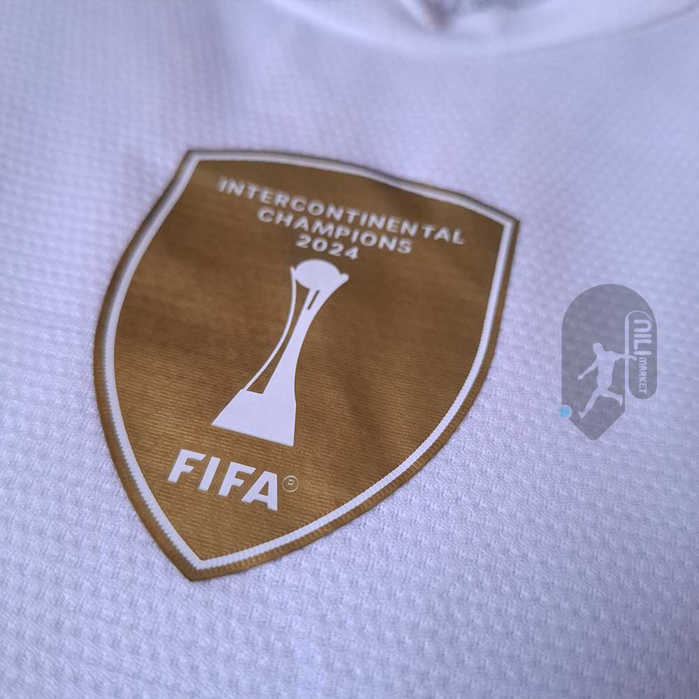 لباس اول رئال مادرید ( ورژن پلیر - فصل 2025/2026) به همراه شورت ورزشی