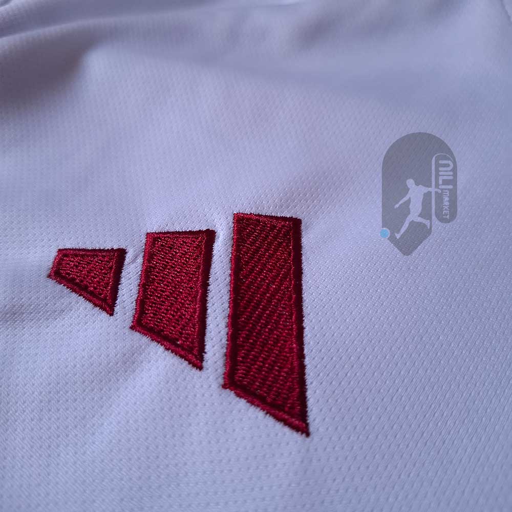 لباس دوم لیورپول ( ورژن هوادار -  فصل 2025/2026) به همراه شورت وزرشی