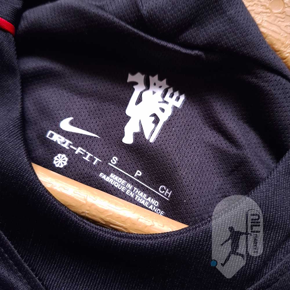 لباس دوم کلاسیک منچستریونایتد (ورژن هوادار - فصل 2007/2008) به همراه شورت ورزشی