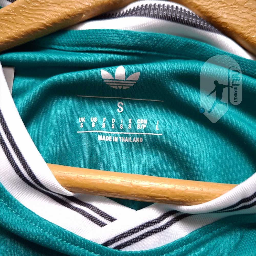 لباس سوم لیورپول ( ورژن هوادار -  فصل 2025/2026) به همراه شورت وزرشی