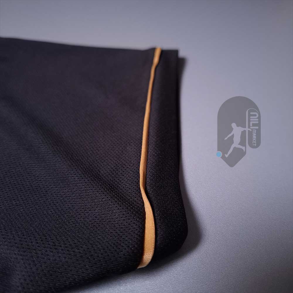 لباس دوم کلاسیک رئال مادرید فصل 2011/12 به همراه شورت ورزشی