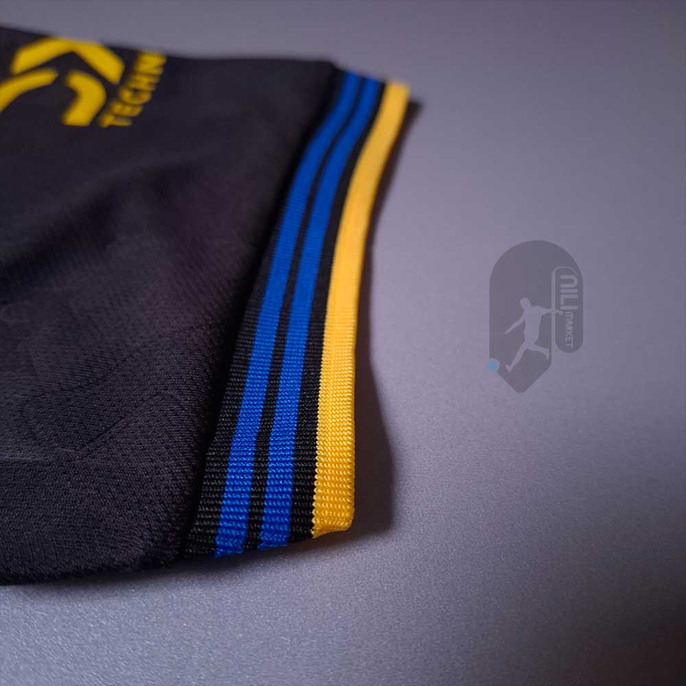 لباس سوم منچستریونایتد ( ورژن هوادار -  فصل 2025/2026) به همراه شورت ورزشی