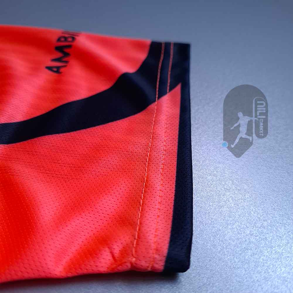 لباس سوم بارسلونا ( ورژن هوادار -  فصل 2025/2026) به همراه شورت ورزشی