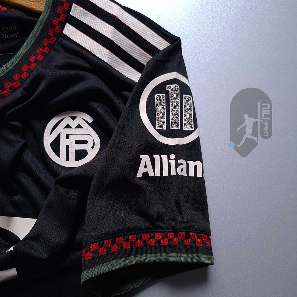 لباس سوم بایرن مونیخ ( ورژن پلیر - قواره جذب- فصل 2025/2026)