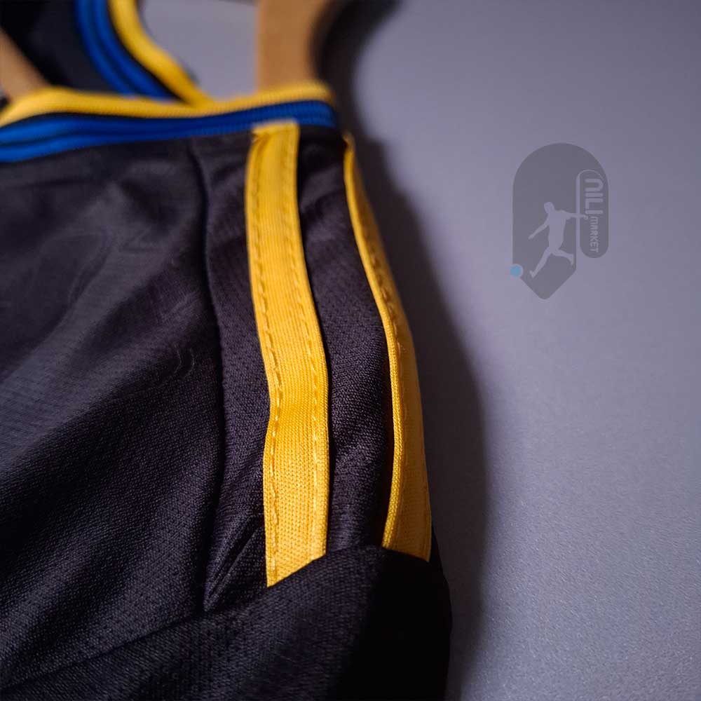 لباس سوم منچستریونایتد ( ورژن هوادار -  فصل 2025/2026) به همراه شورت ورزشی