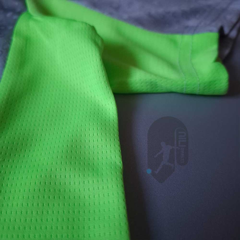 لباس سوم منچسترسیتی (ورژن هوادار -  فصل 2025/2026) به همراه شورت ورزشی