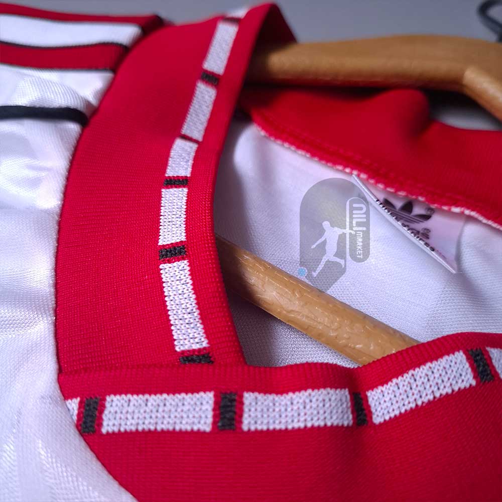 لباس دوم کلاسیک منچستریونایتد - سال 1991 