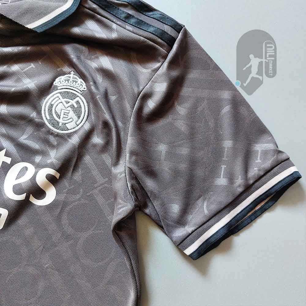 لباس سوم رئال مادرید ( ورژن هوادار - فصل 24/25) به همراه شورت ورزشی