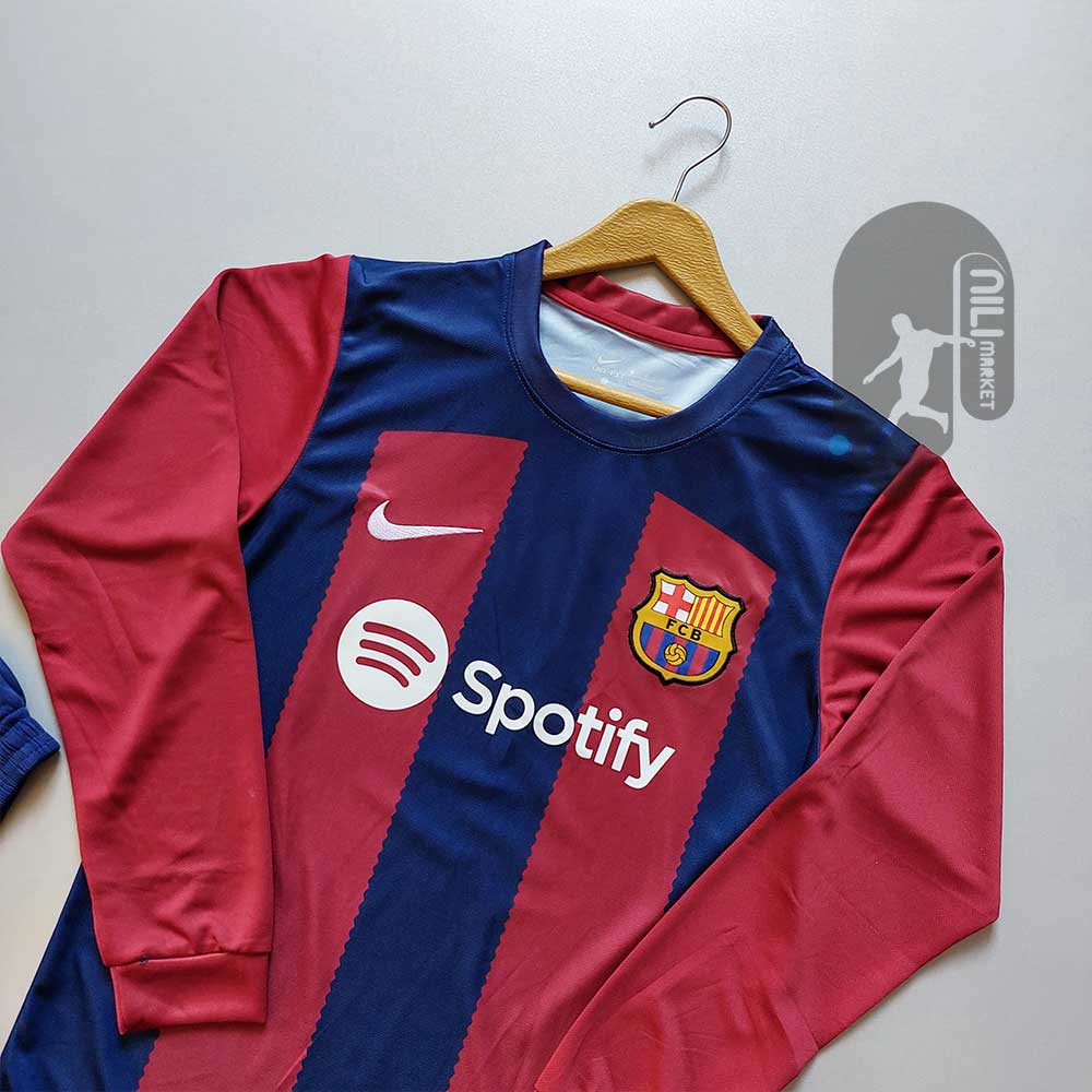 لباس اول بارسلونا (کیفیت A - ورژن هوادار - آستین بلند - فصل 23/24) به همراه شورت ورزشی