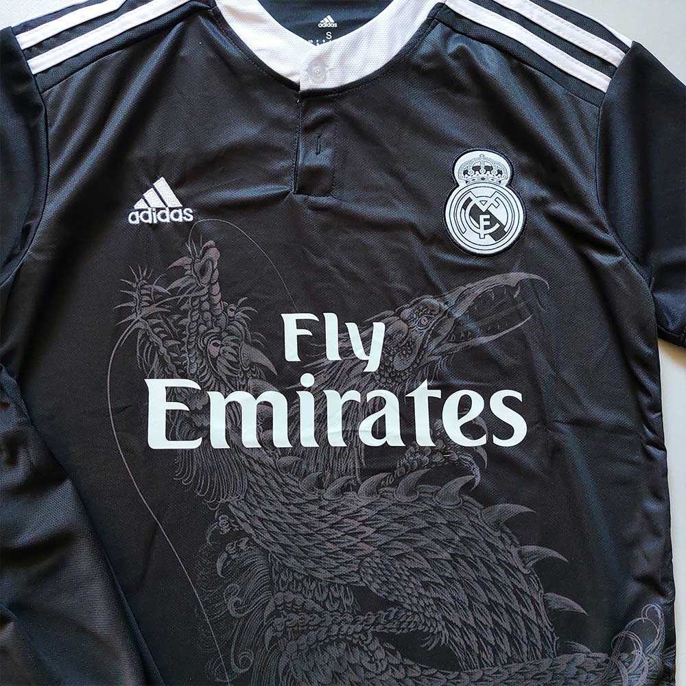 لباس سوم کلاسیک رئال مادرید فصل 2014/15 به همراه شورت ورزشی
