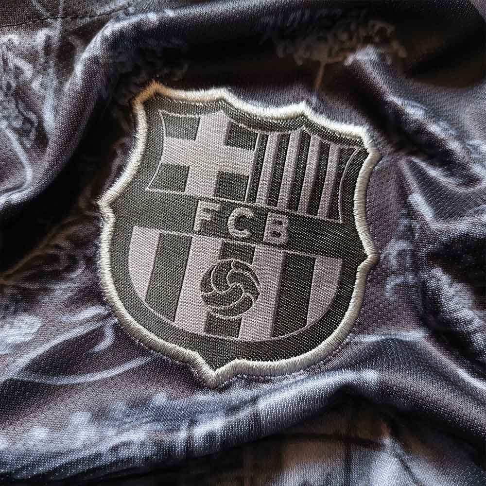 لباس کانسپت بارسلونا ( ورژن هوادار ) همراه با شورت ورزشی