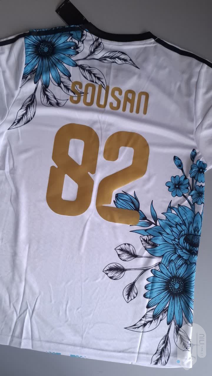 سوسن با شماره 82 رو کیت کانسپت آرژانتین
